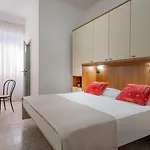 Maria Serena 3*