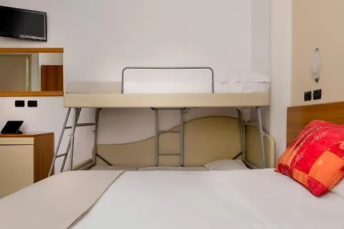 Maria Serena Hotel 3*